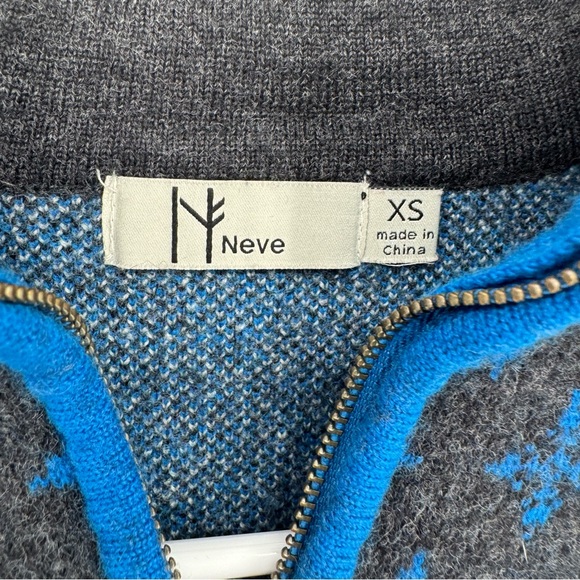 Neve navy Blue V-Neck 100% wool Sweater - Picture 3 of 6